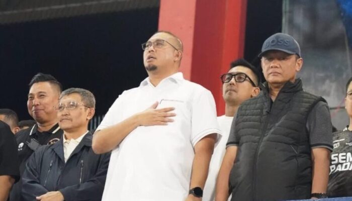 Andre Rosiade Gelimangkan Uang ke Semen Padang FC Usai Kalahkan PSBS