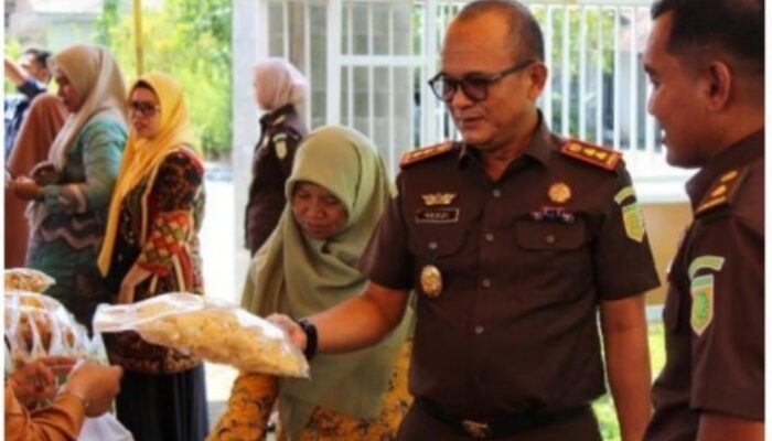 Kejari Pasaman Gelar Pasar Murah Ramadan dan Konsultasi Hukum Gratis